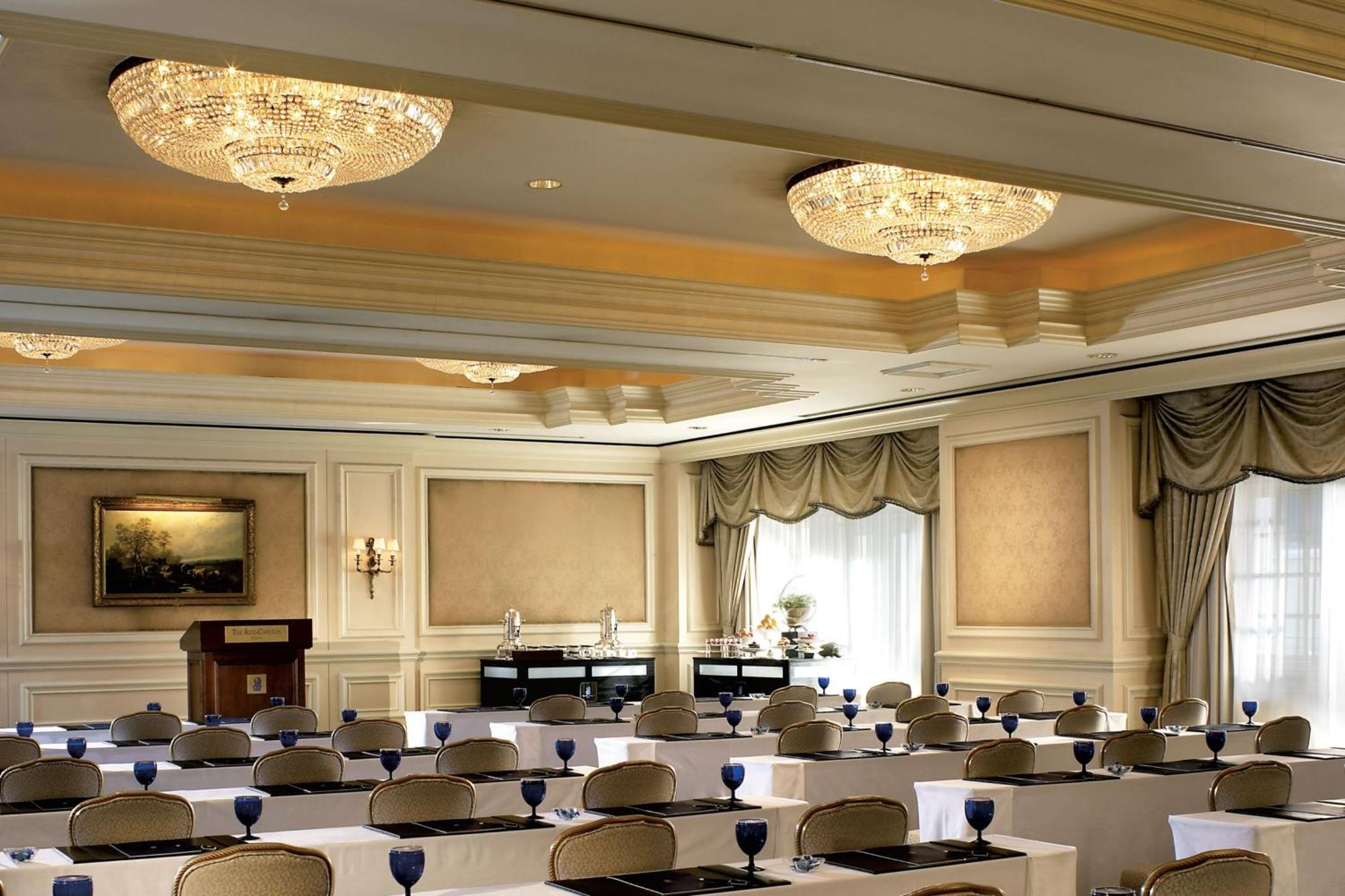 The Ritz-Carlton Osaka Hotel Exterior photo