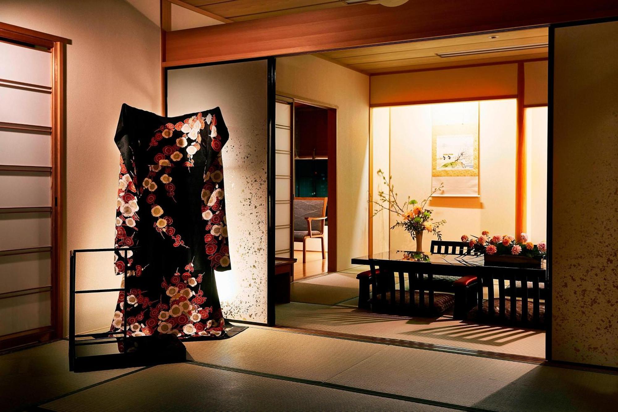 The Ritz-Carlton Osaka Hotel Exterior photo