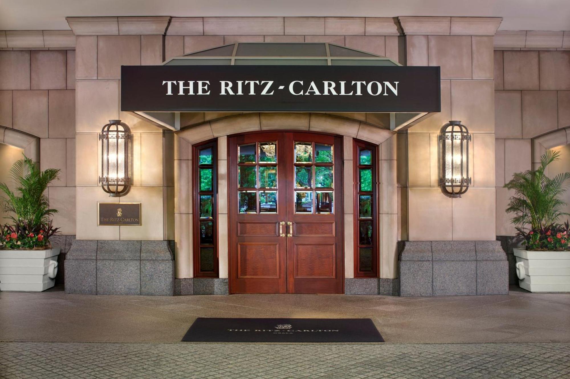 The Ritz-Carlton Osaka Hotel Exterior photo